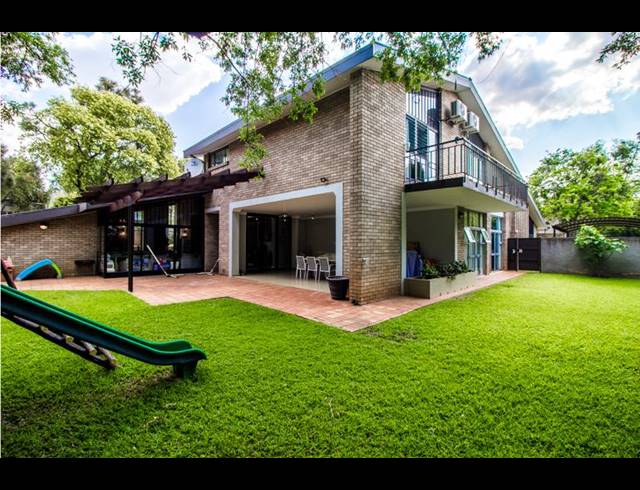 4 BEDROOM HOUSE FOR SALE IN BROOKLYN